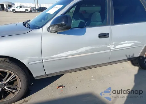 1993 Toyota Camry Le z USA, uszkodzony, nr VIN 4T1SK12W1PU256091